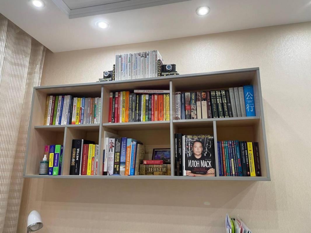 Продам комплект мебели для детской:
Шкаф для одежды с полкой и штангой (высота 215 см, ширина - 72 - Орск