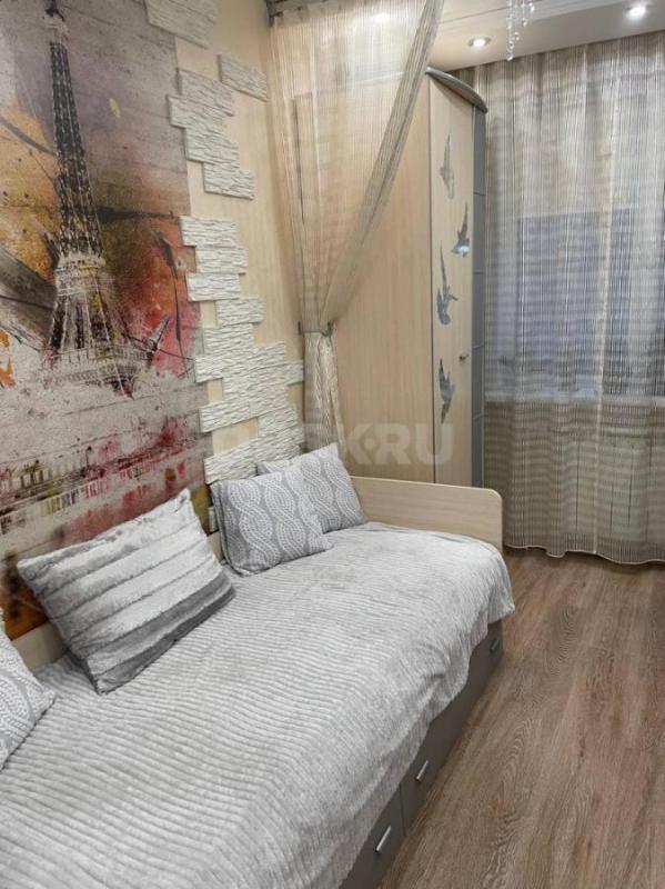 Продам комплект мебели для детской:
Шкаф для одежды с полкой и штангой (высота 215 см, ширина - 72 - Орск