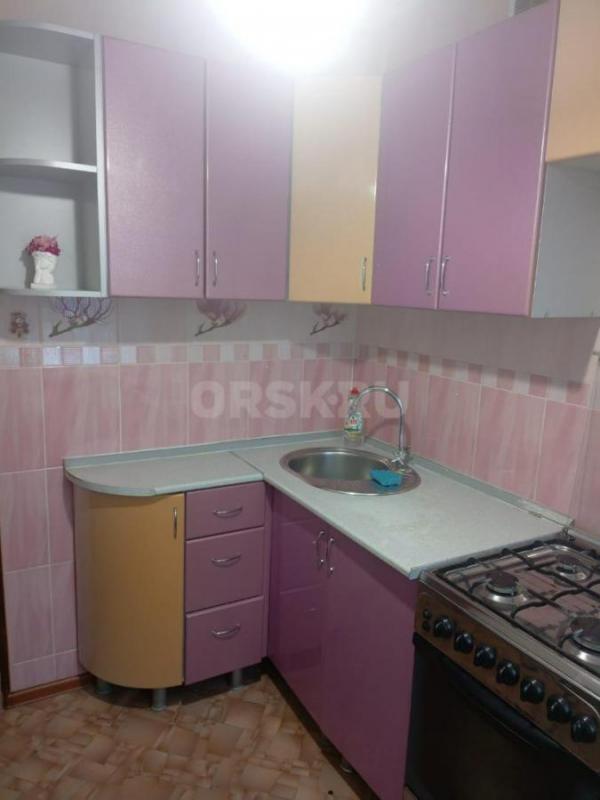 Сдам 3-х комнатную квартиру ,порядочным ,платёжеспособным людям,только на длительный срок,арендная о - Орск