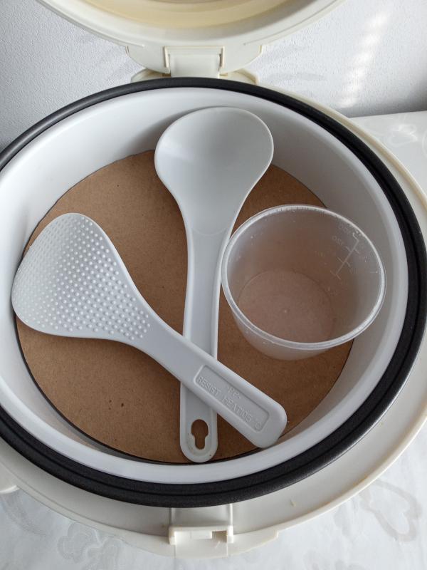 Продам мультиварку POLARIS ,б/у в отличном состоянии, пользовались редко ,есть книга с рецептами - Новотроицк