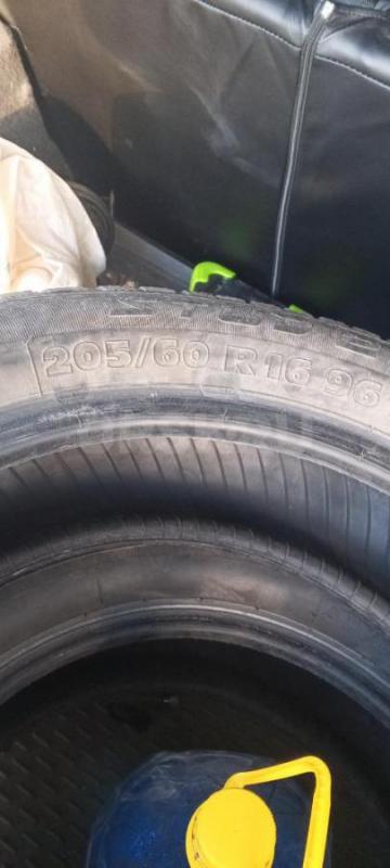 Продам 2 баллона 205 60 16. - Орск