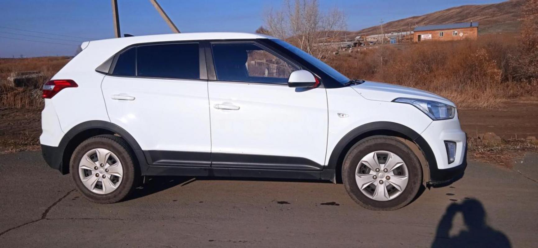 В отличном состоянии продам Хендай Крета
Чистый ухоженный салон,новая резина,1 хозяин 
Состояние с - Орск