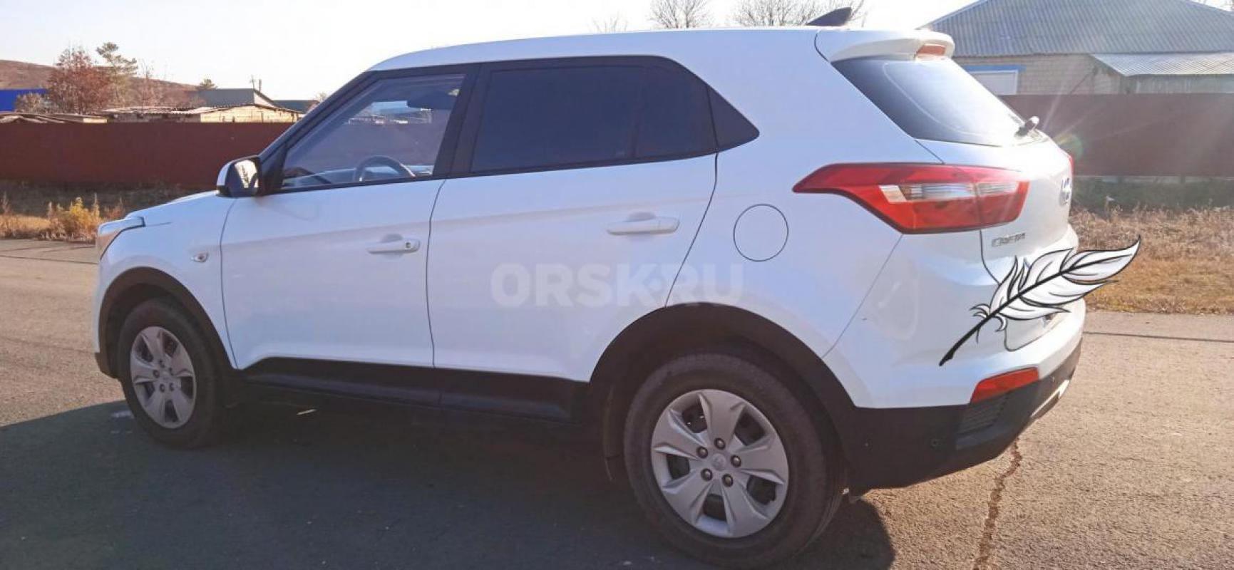 В отличном состоянии продам Хендай Крета
Чистый ухоженный салон,новая резина,1 хозяин 
Состояние с - Орск