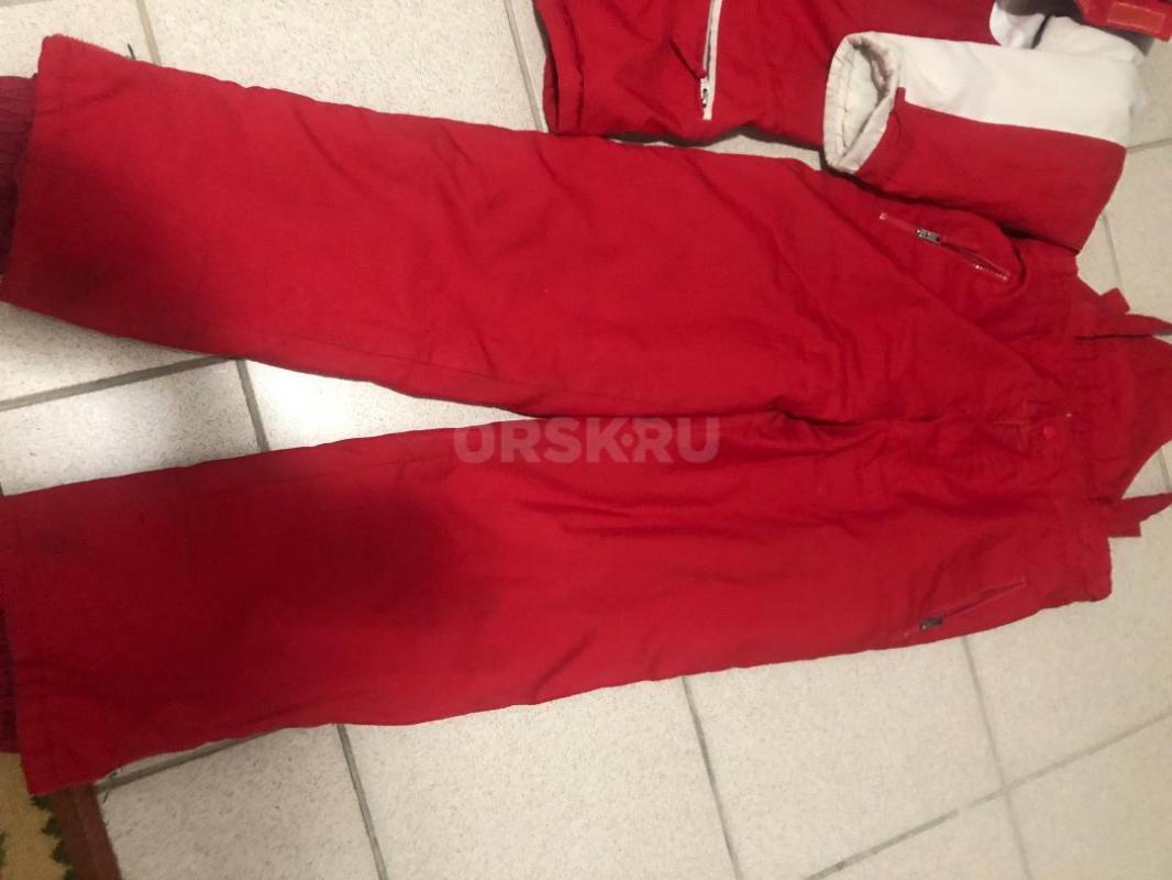 куртку ветровку на флисе размер 46-48 в хорошем состоянии цена 500 руб и костюм прогулочный (лыжный) - Орск
