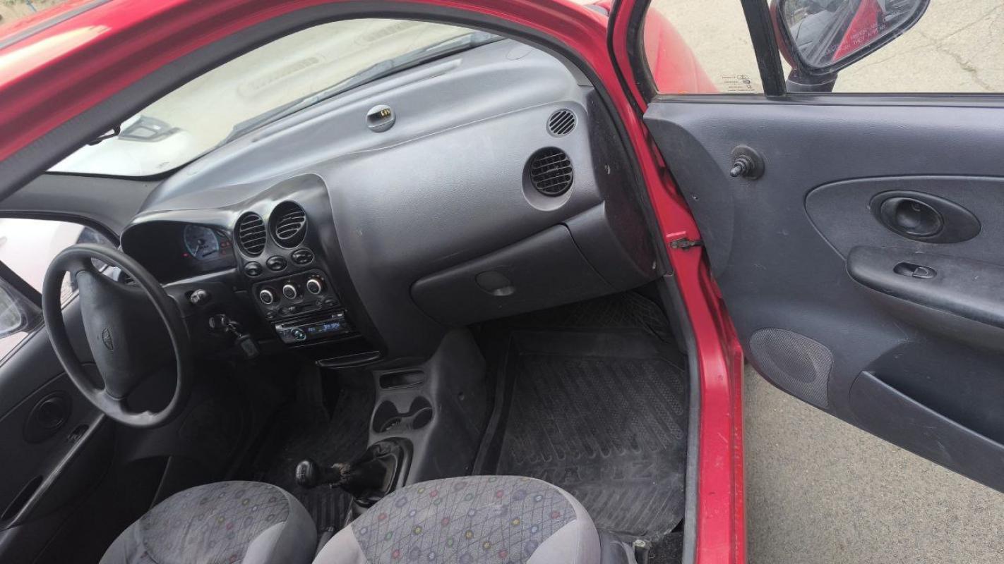 Продаю машину на уверенном ходу во владение 5 лет управляла девушка очень аккуратно , есть гидроусил - Новотроицк