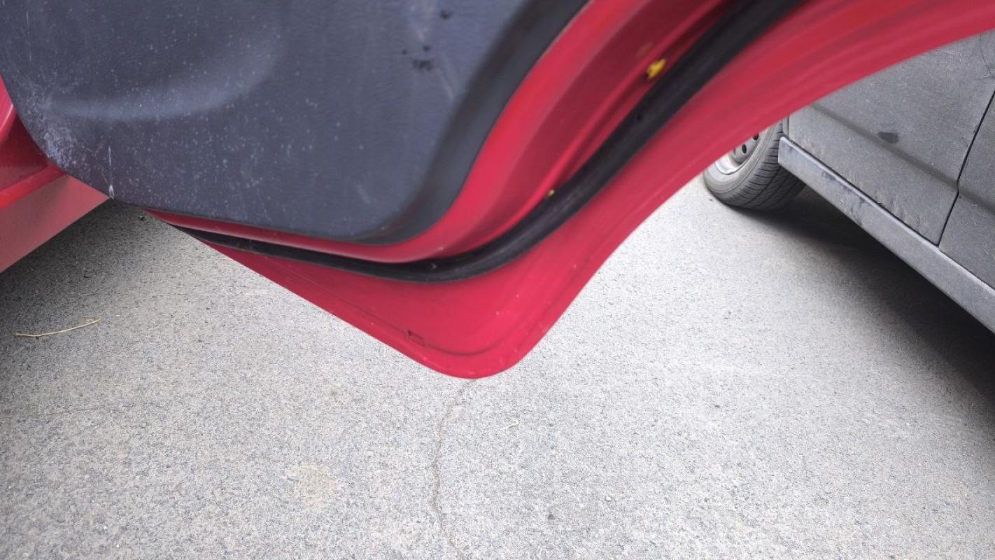 Продаю машину на уверенном ходу во владение 5 лет управляла девушка очень аккуратно , есть гидроусил - Новотроицк