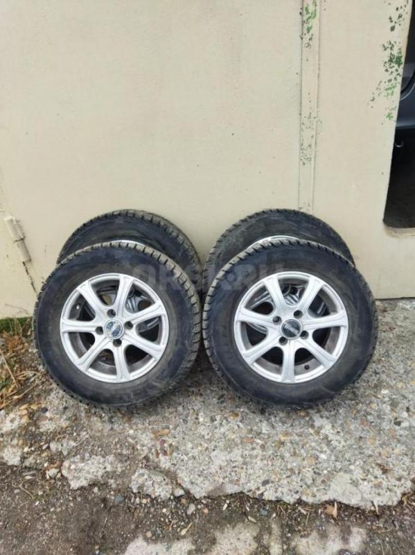 Продам комплект зимних колёс на ВАЗ на литых дисках. - Новотроицк