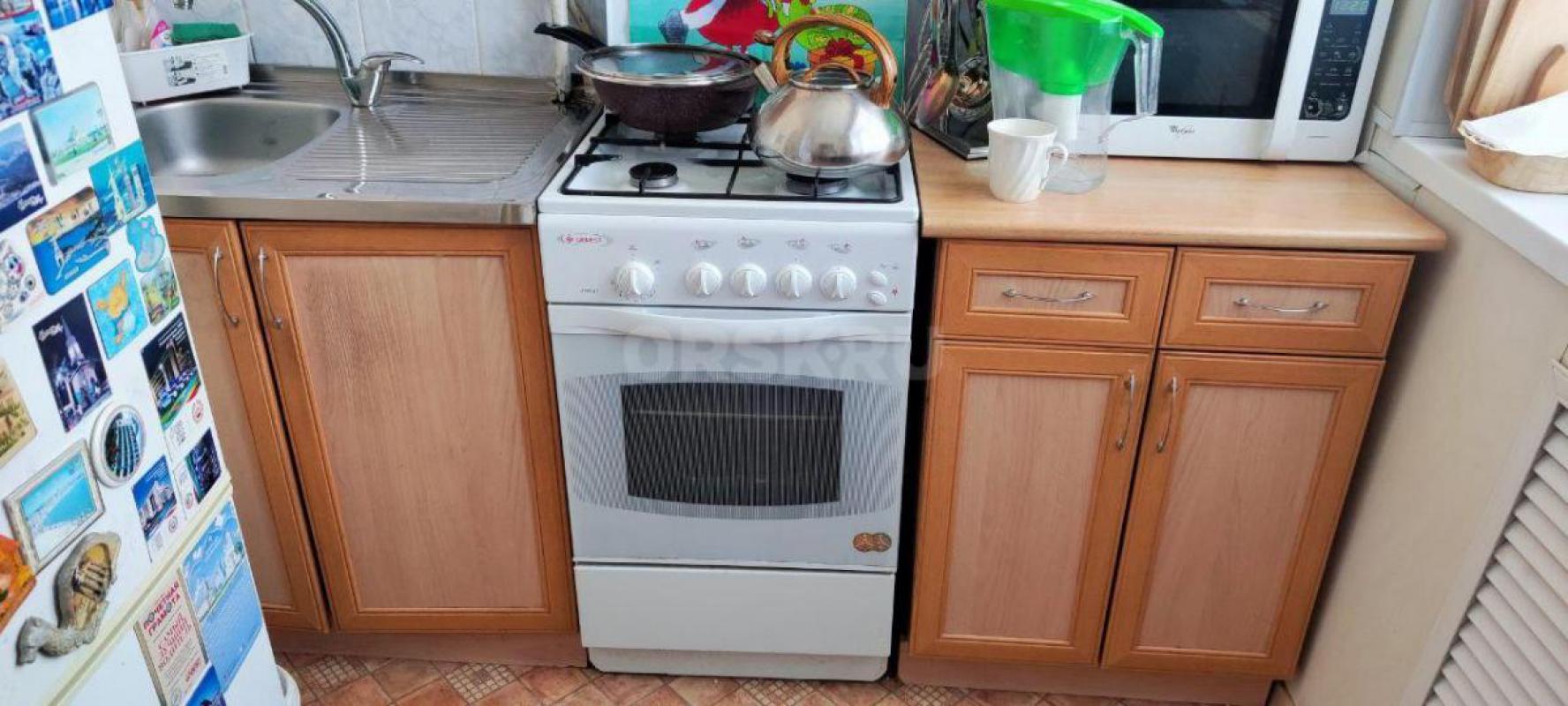 Продается уютная двухкомнатная квартира в центре города Орска, микрорайон Новый город, на Театрально - Орск