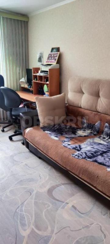 Продается уютная двухкомнатная квартира в центре города Орска, микрорайон Новый город, на Театрально - Орск