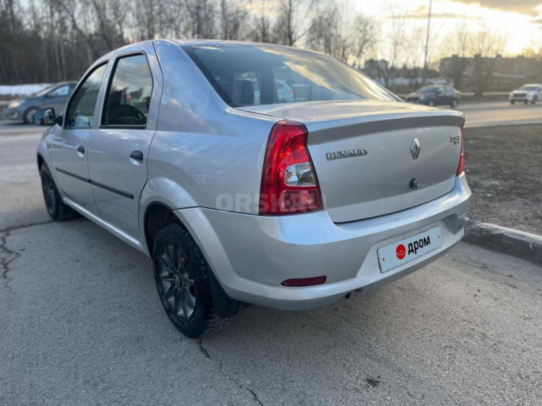 Продаю автомобиль в отличном состоянии с документами всё в порядке машина не битая не крашена очень - Орск