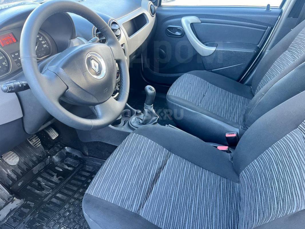 Продаю автомобиль в отличном состоянии с документами всё в порядке машина не битая не крашена очень - Орск