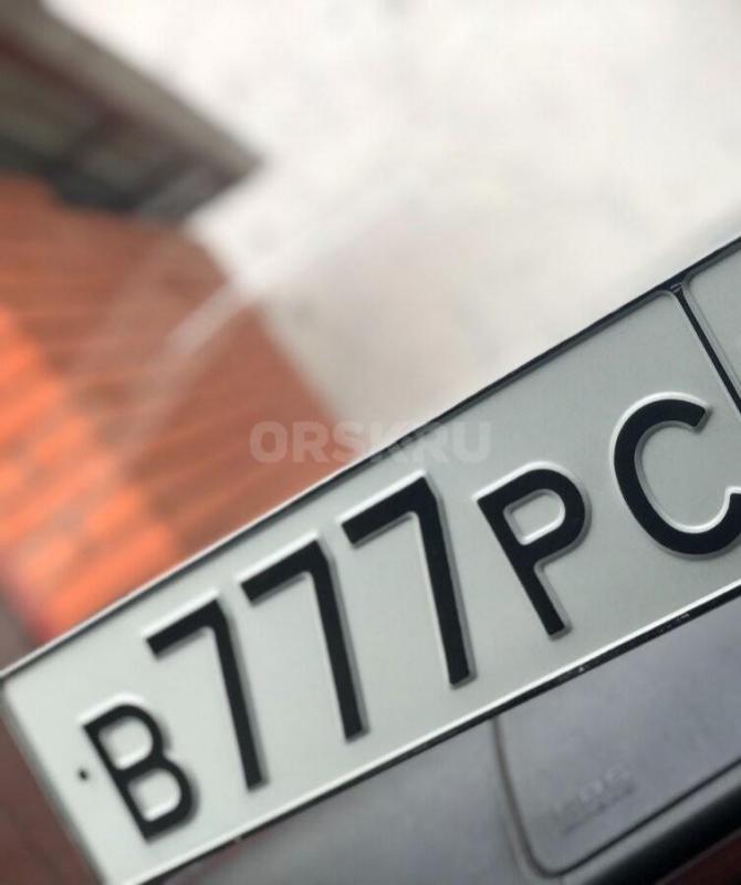 Срочно продам Машина технический отличная , состояние хорошее , движок живой , Коробка тоже , резина - Матвеевка