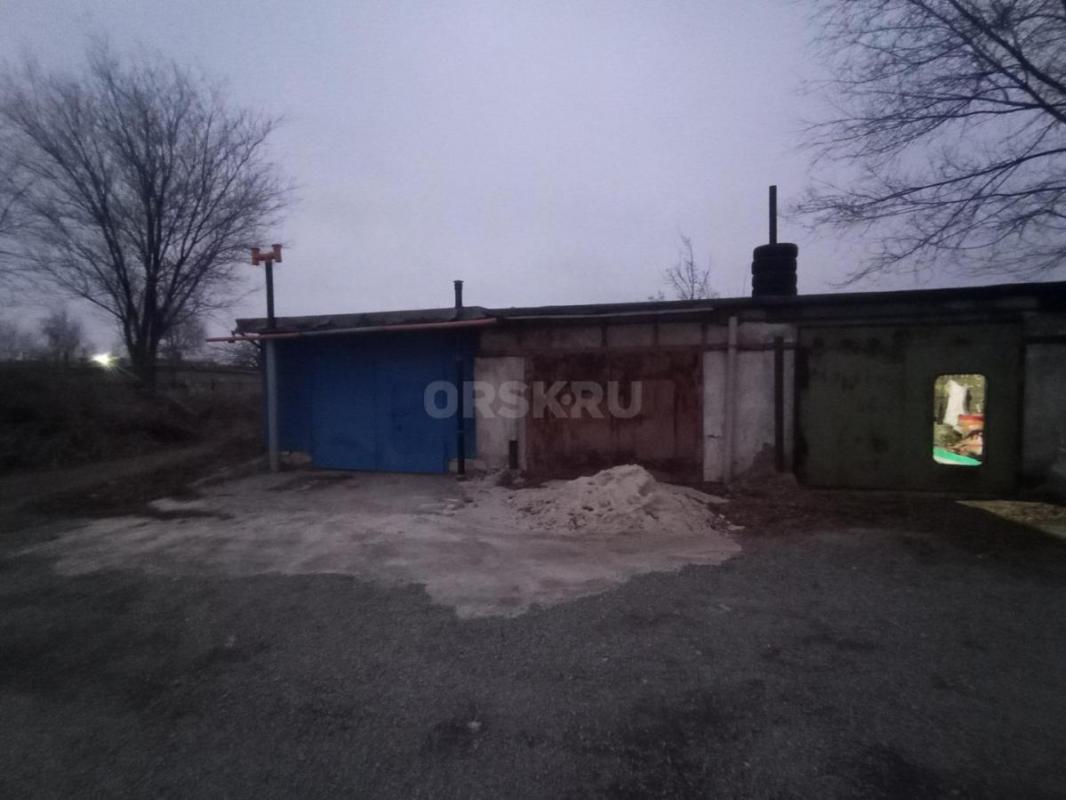 240 квартал,ул стартовая
-кооп номер 530 гараж 3
-Капитальный ремонт кровли в 2023 году
-Высокие в - Орск