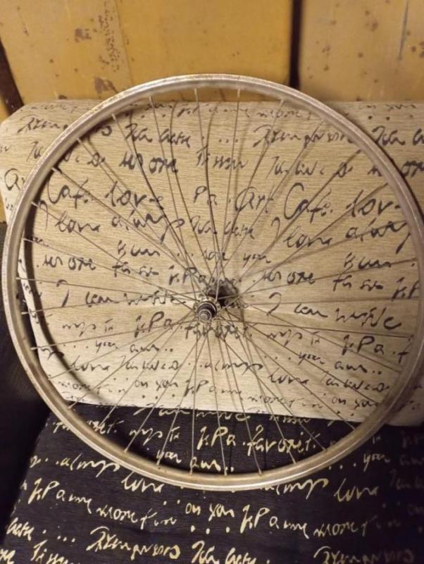 Продам обода задние 28 усилиное 700р обод 26в сборе под трещетку покрышка есть запасная,1300 обод 28 - Орск