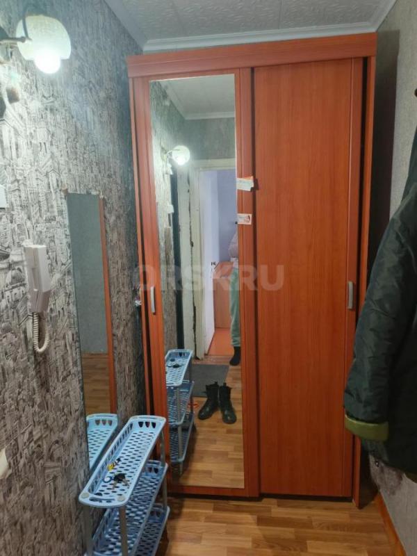 Сдам однокомнатную квартиру на длительный срок на остановке Луч по улице Красная. 15 тысяч+ вода и с - Орск