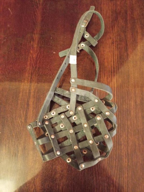 Продам намордники кожаные на крупную собаку. 300-500о. - Орск