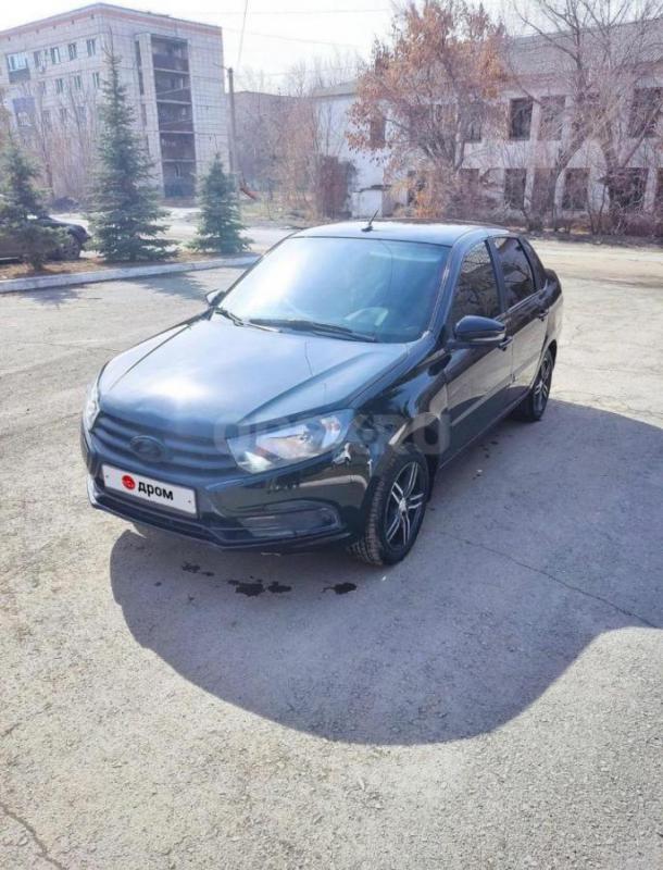 продается гранта в комплектации club 2023 года от собственника 
в хорошей комплектации: подогрев си - Орск