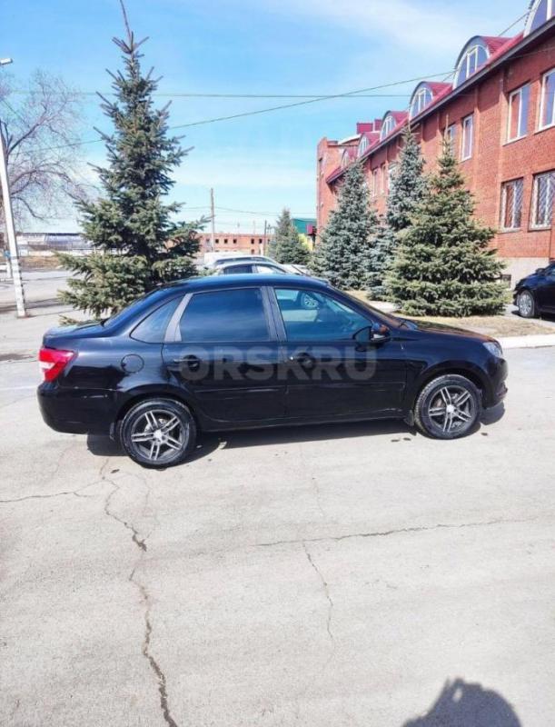 продается гранта в комплектации club 2023 года от собственника 
в хорошей комплектации: подогрев си - Орск