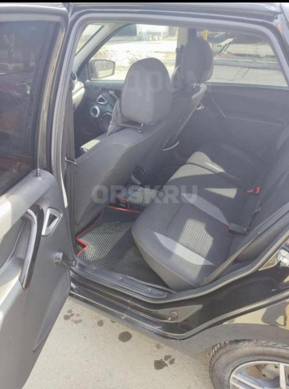 продается гранта в комплектации club 2023 года от собственника 
в хорошей комплектации: подогрев си - Орск