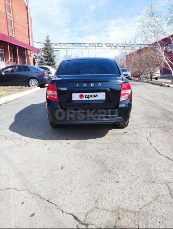 продается гранта в комплектации club 2023 года от собственника 
в хорошей комплектации: подогрев си - Орск