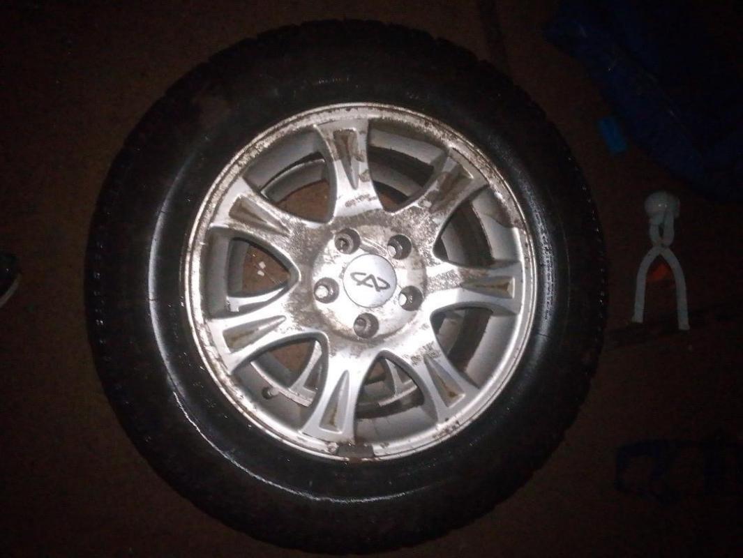 Продам зимнюю резину новая, на оригинальных дисках черри 16радиус,разболтовка 5*114.3 - Новоорск