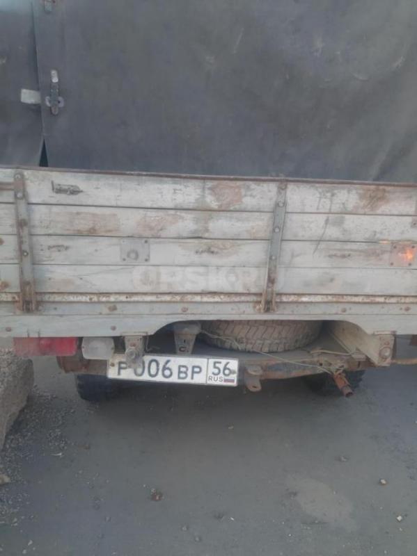 продам уаз буханка-грузовой с бортом, на ней висят номера 006 на 56 регионе, цена 500 тысяч с номера - Орск