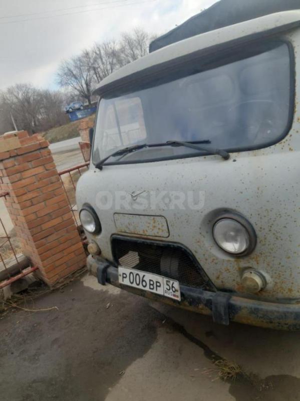 продам уаз буханка-грузовой с бортом, на ней висят номера 006 на 56 регионе, цена 500 тысяч с номера - Орск