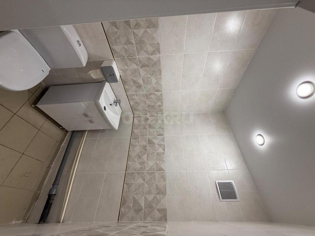 Сдаем в аренду помещение офис , свободного назначения 
Первый этаж, Первая линия. - Орск