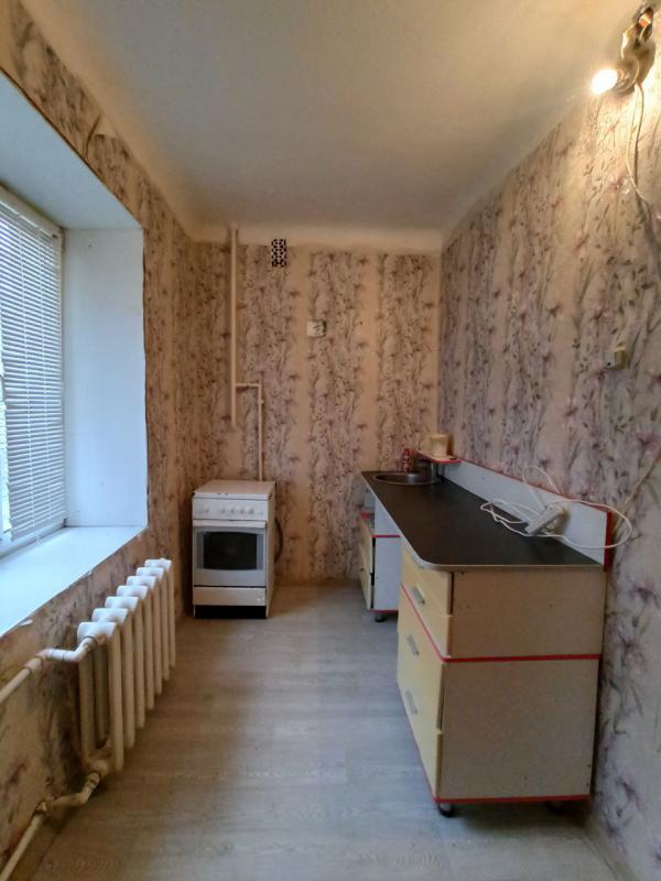 Продается 2-комнатная квартира по цене однокомнатной ,по адресу: г. - Новотроицк