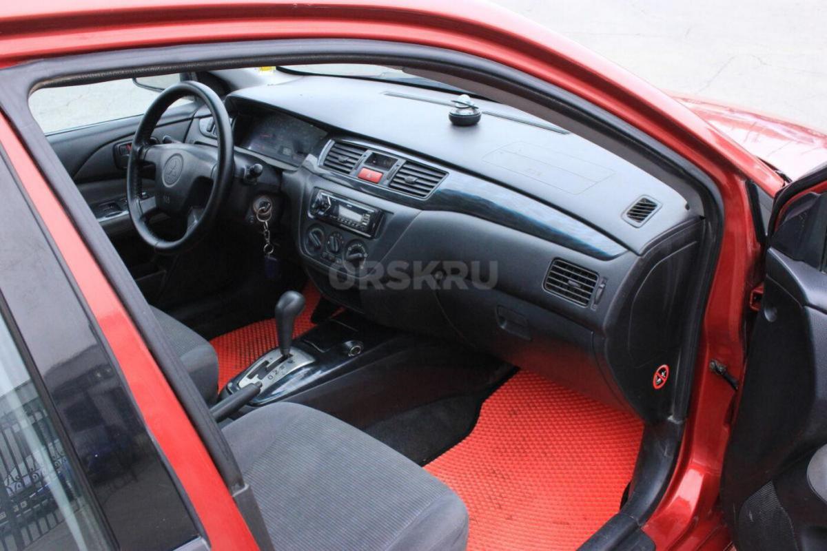Mitsubishi Lancer &#039;2004 IX 
Седан, левый
АКПП, передний
Бензин, 1.6 л, 98 л.с.
180 116 - Орск