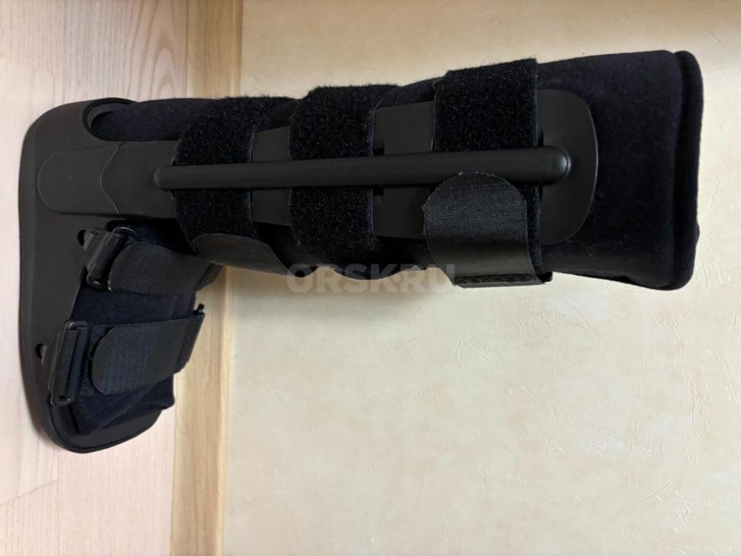 Продаю 2 ортеза на голеностопный сустав размер 37-39, на любую ногу. - Орск