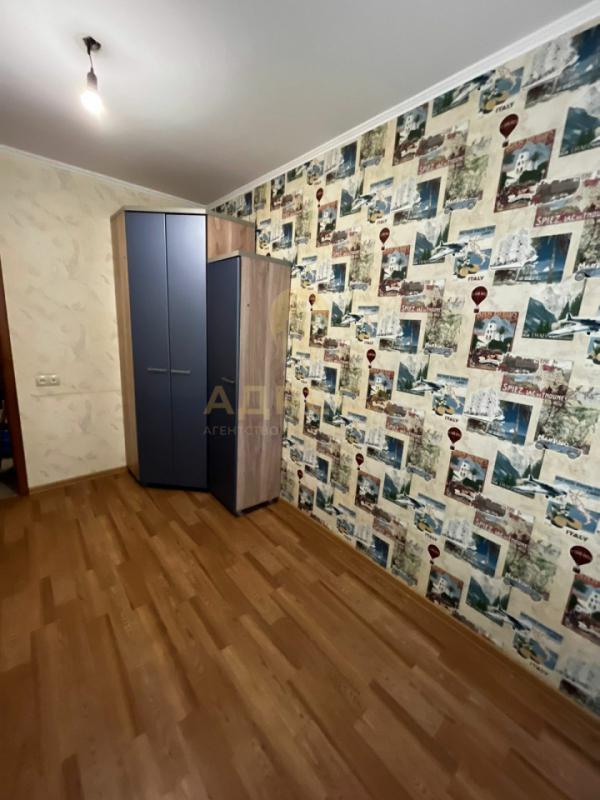 Продаётся трёхкомнатная квартира, общая площадь 61кв. - Новотроицк