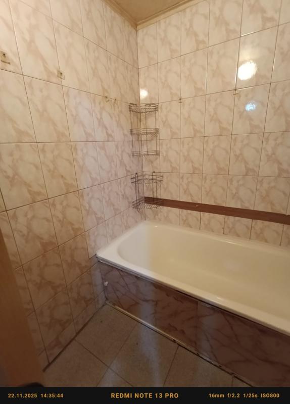 Продаётся уютная двухкомнатная квартира площадью 49.8 квадратных метров на шестом этаже девятиэтажно - Новотроицк