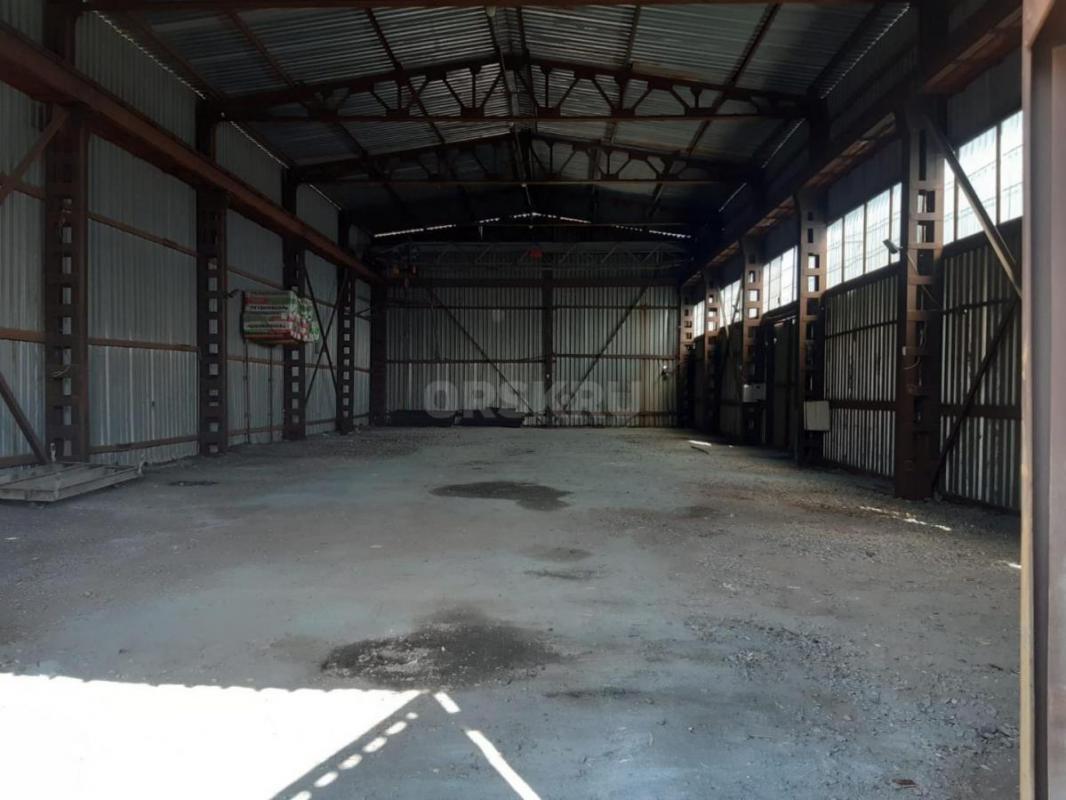 Сдам в аренду холодный склад 530 м2 с кранбалкой г/п 3 тн., ж/д пути, фура заходит. - Орск