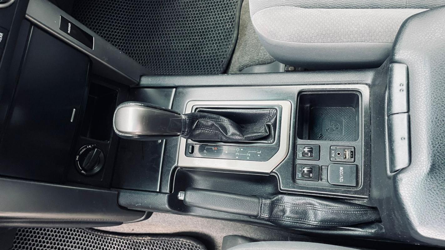 Пpодается Toyota Land Cruiser Prado 2.7 AT,  2012 года
Сборка Япония
Мультимeдия aндpоид
Kамеpa
Haви - Новотроицк