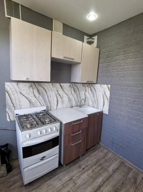 Продам однокомнатную квартиру, расположенную на 5 этаже пятиэтажного панельного дома. - Орск