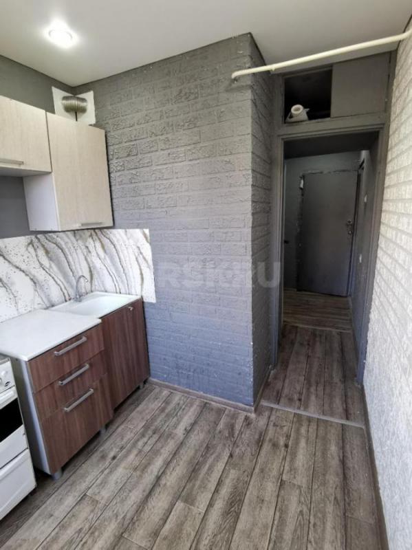 Продам однокомнатную квартиру, расположенную на 5 этаже пятиэтажного панельного дома. - Орск