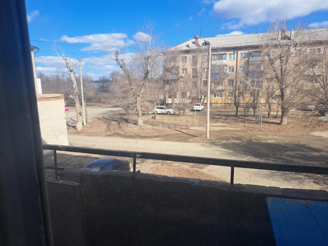 Продаются две светлых уютных комнаты в кирпичном доме на ул. - Орск