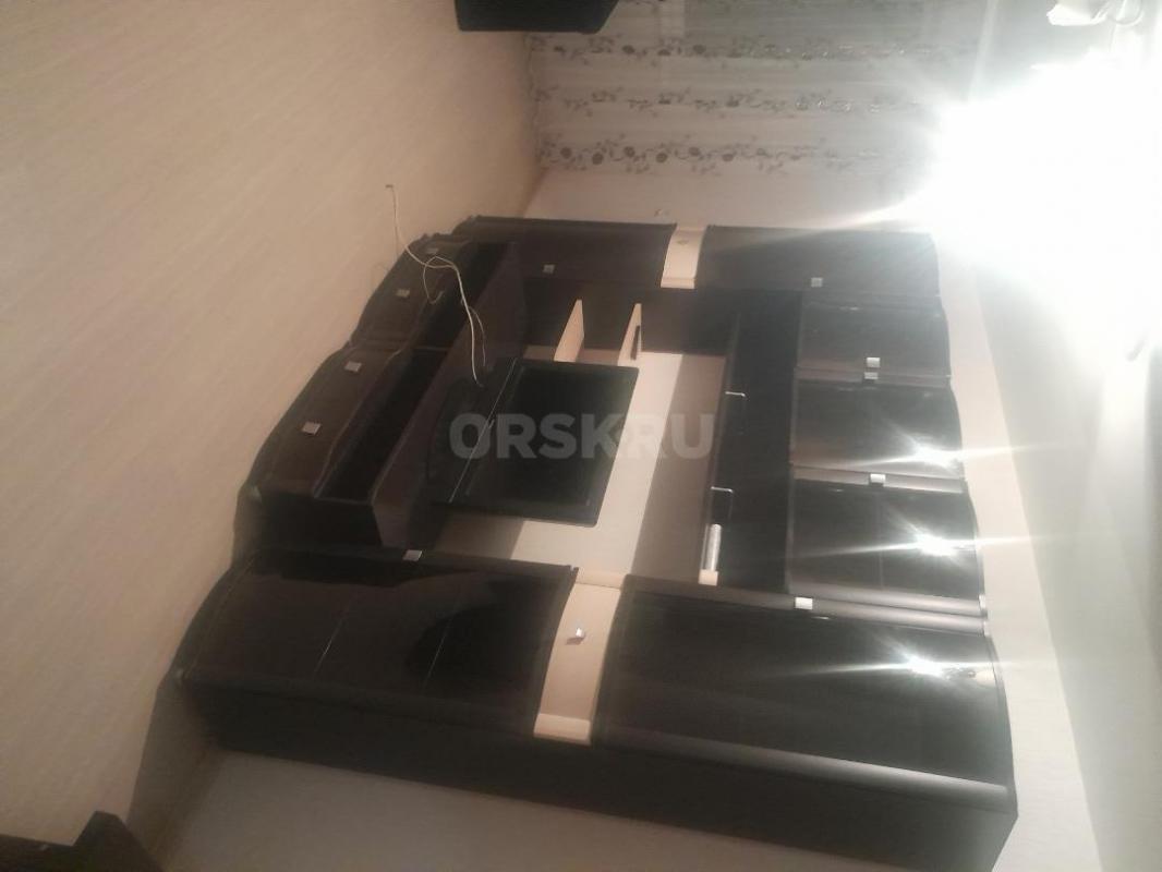 Сдам двухкомнатную квартиру распашонку на 2-ом этаже,по улице короленко 134,в шаговой доступности шк - Орск