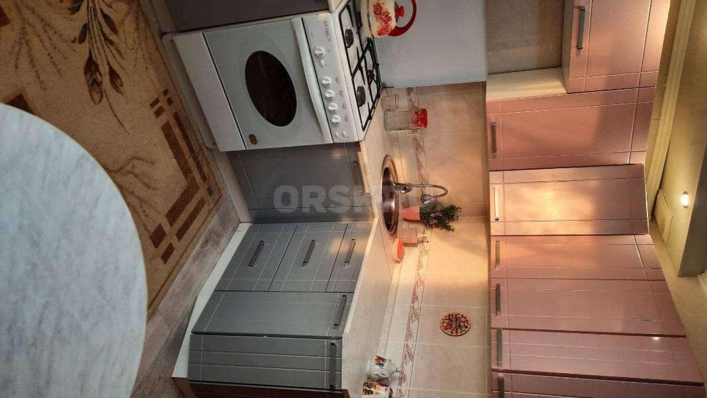 Продам хорошую квартиру, не требует ремонта, заходи и живи. - Орск