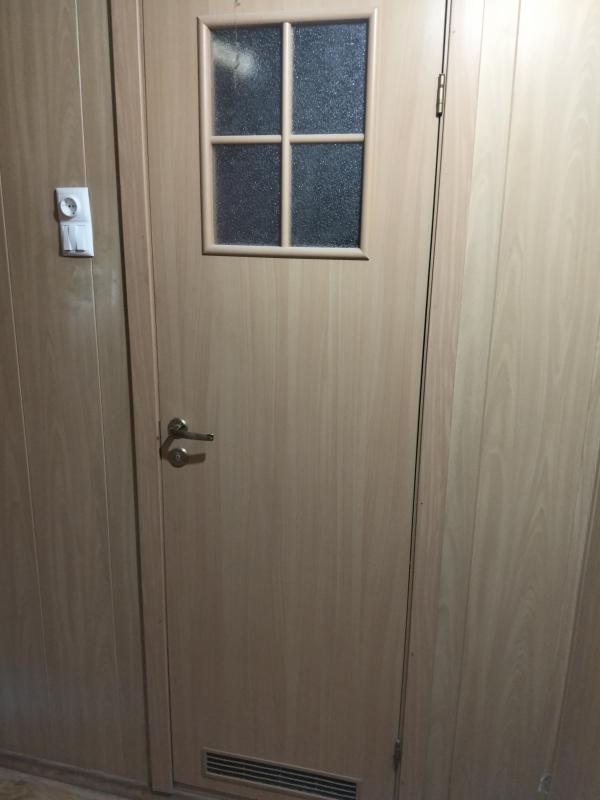 Продам межкомнатные двери. 
3 двери на 80 натуральное дерево
2 двери на 60 - Новотроицк