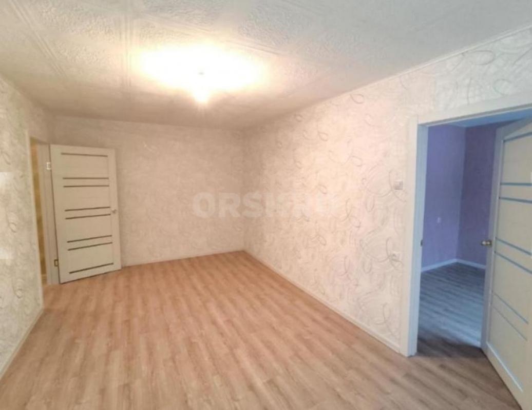 Предлагается к приобретению уютная двухкомнатная квартира общей площадью 40 квадратных метров, распо - Орск