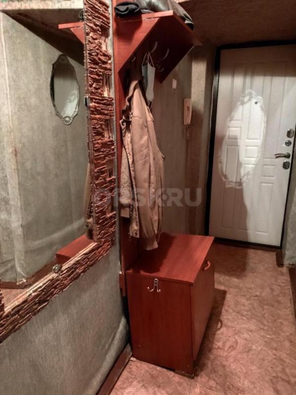 Продаётся уютная двухкомнатная квартира (распашонка), комнаты раздельные, общей площадью 48.2 квадра - Орск