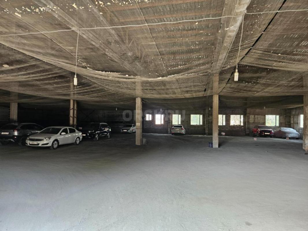 Продаю нежилые здания 1500м2и 450м2. - Орск