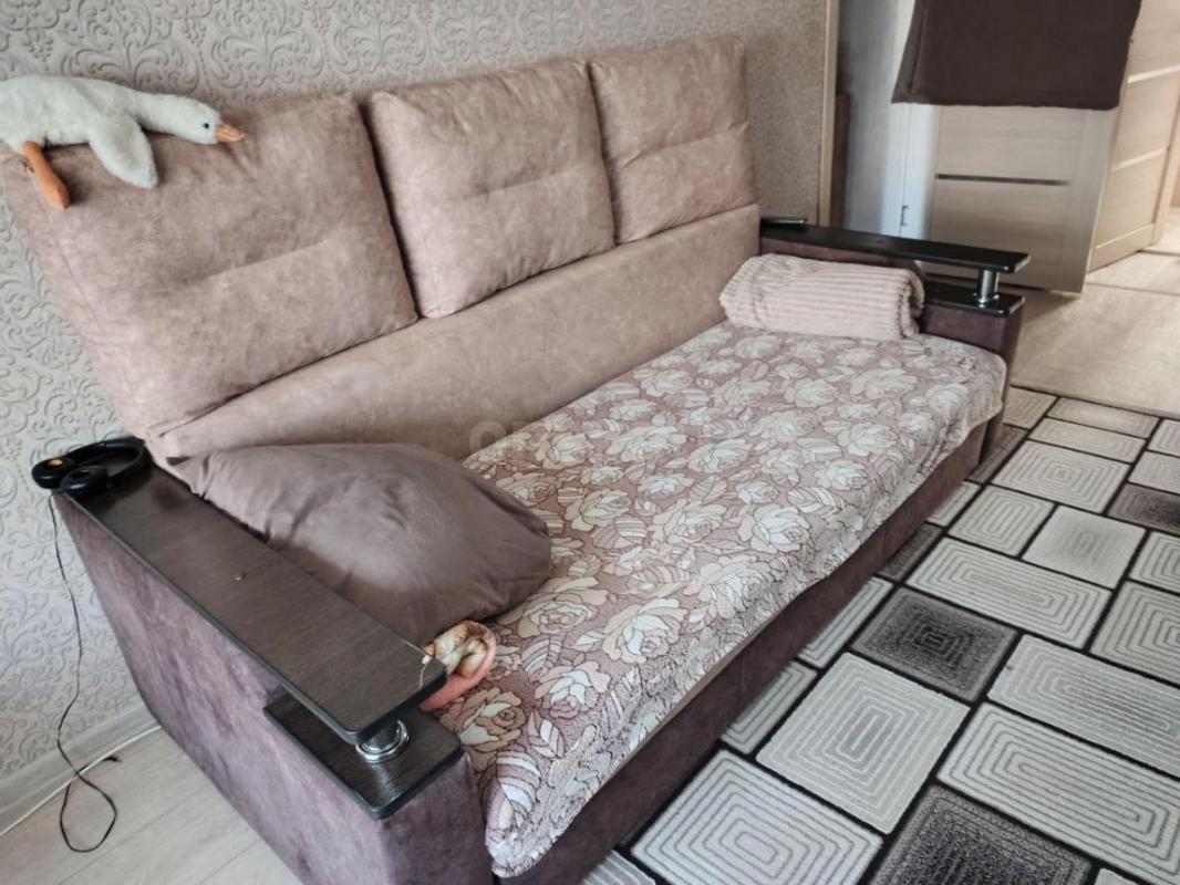 Продам диван, в отличном состояние раскладывается в перед размер: 2.8 х 3м, трансформер фото предост - Орск