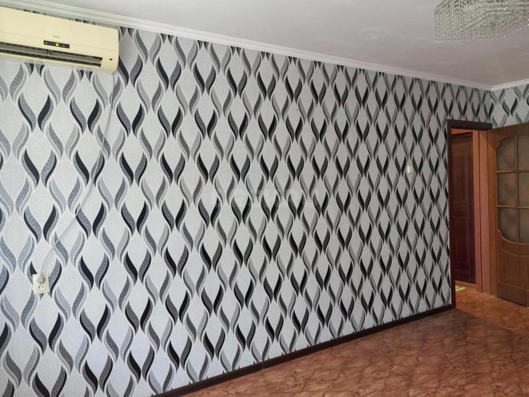 Продаётся однокомнатная квартира на 4 этаже, пятиэтажного дома, ост. - Орск