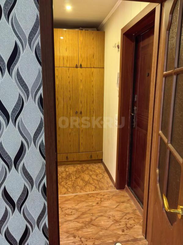 Продаётся однокомнатная квартира на 4 этаже, пятиэтажного дома, ост. - Орск