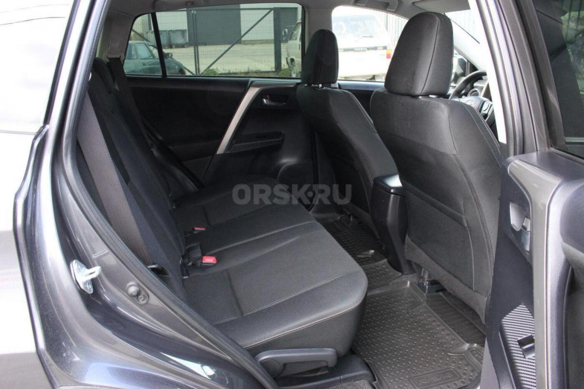 В продаже Toyota RAV4 &amp;#039;2013 IV (XA40), продажа от собственника.
√Бензин, 2 л, 146 л.с. - Орск