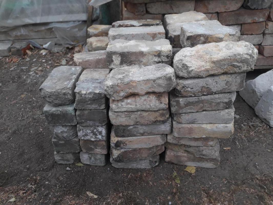 Шамотный жёлтый огнеупорный кирпич БУ, разной марки, прямой около 70шт., со скосом около 40шт., поло - Орск