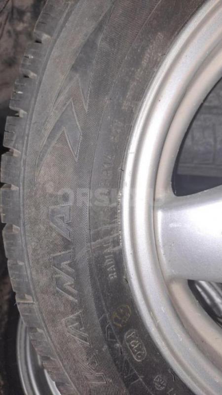 R13 и R14: Продам  комплект зимних колес R13 на ВАЗовских дисках , все шипы на месте, Отбалансирован - Орск